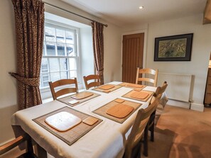 Cottage | Dining