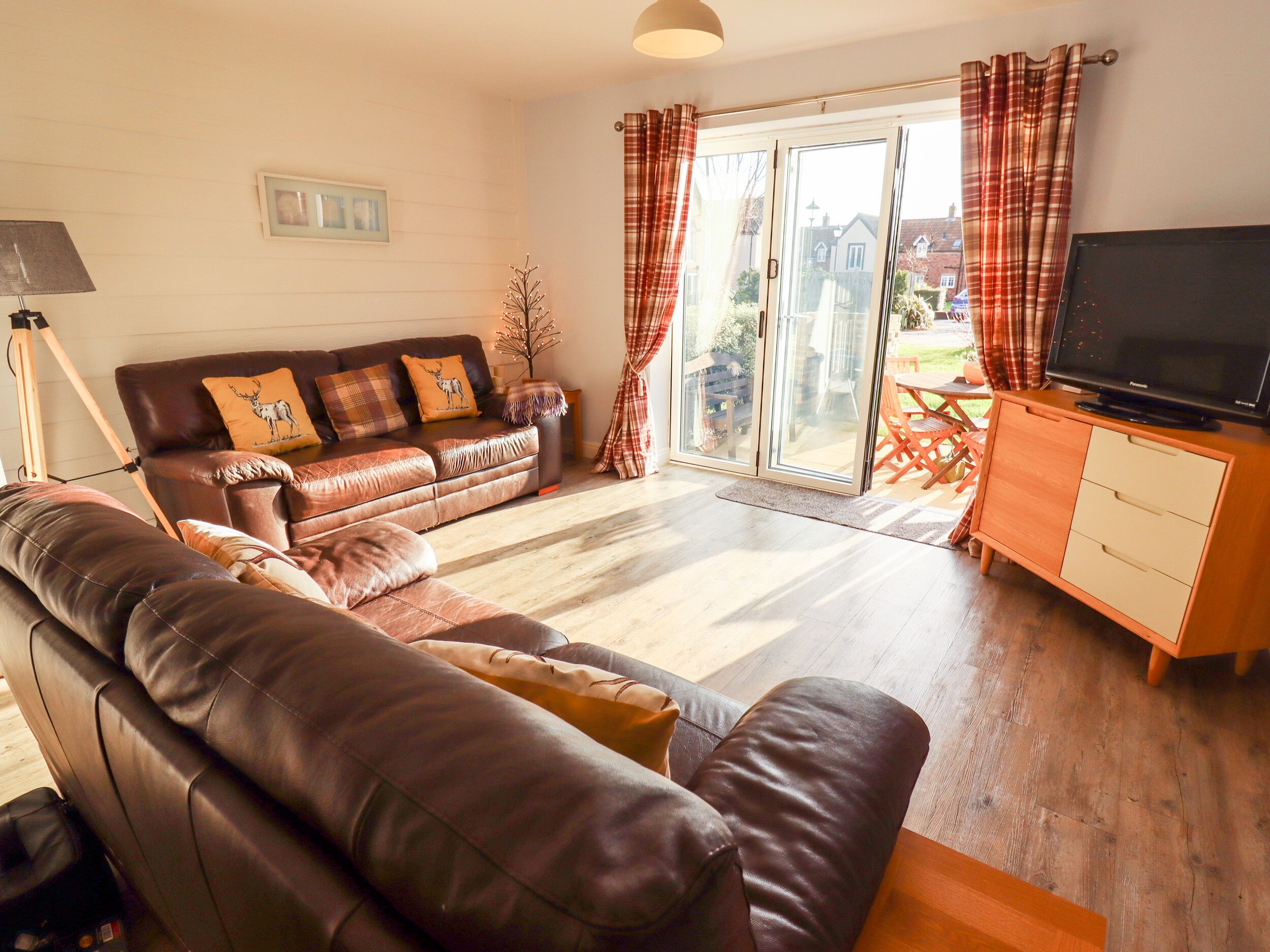 Cottage | Living room | TV