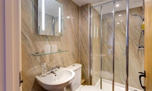 Cottage | Bathroom | Shower