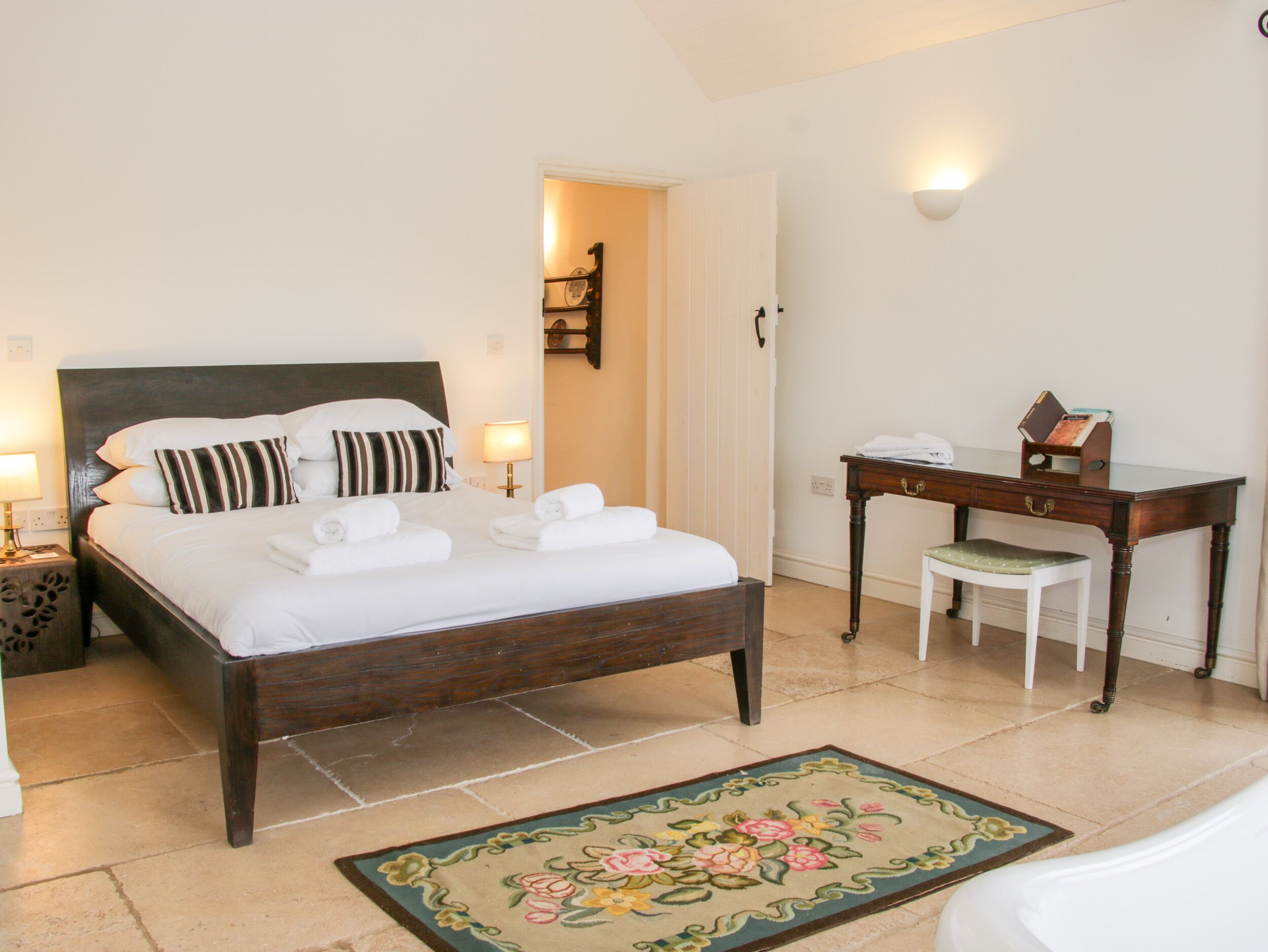 Cottage | 2 bedrooms, individually decorated, individually furnished, free WiFi