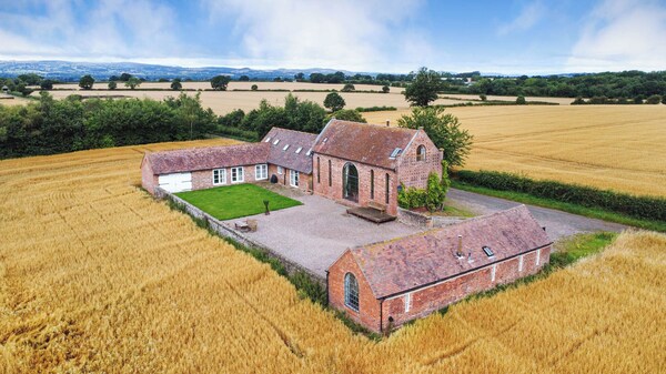 Windy Mundy Farm At Pitchford Estate - Shropshire