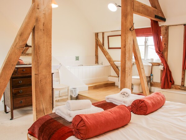 Cottage | 7 bedrooms, individually decorated, individually furnished, free WiFi - Stockbatch Granary (Shrewsbury)