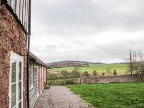 Cottage | Interior - Stockbatch Granary (Shrewsbury)