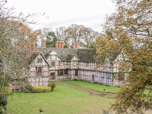 Cottage | Interior - Stockbatch Granary (Shrewsbury)