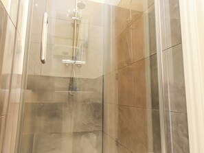 ChaumiĂšre | Salle de bain | Douche