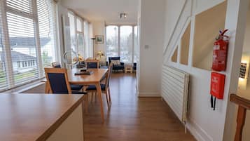 Cottage | Dining