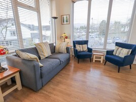 Casa de campo | Área de estar | Console de videogame, DVD player