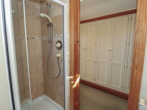 Cottage | Bathroom