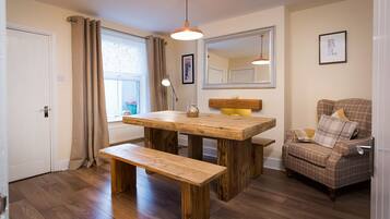 Cottage | Bathroom | Shower, hair dryer