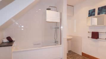 Cottage | Bathroom | Shower