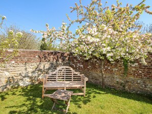 Cottage | Property grounds
