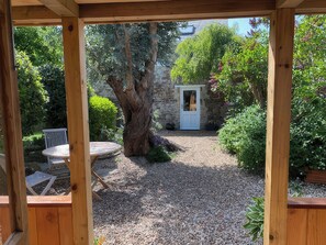 Cottage | Outdoor dining - Little Brook (Weymouth)