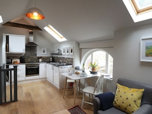 Cottage | Private kitchen | Cookware/dishes/utensils