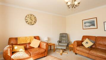 Cottage | Living area