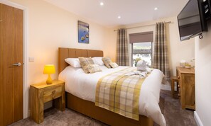 Cottage | 3 bedrooms, individually decorated, individually furnished, free WiFi