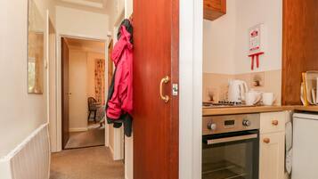 Cottage | Private kitchen | Fridge, electric kettle, cookware/dishes/utensils