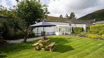 Cottage | Property grounds