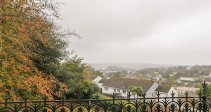 Holcombe House