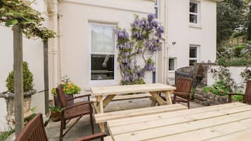 Cottage | Property grounds