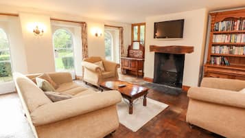 Cottage | Interior