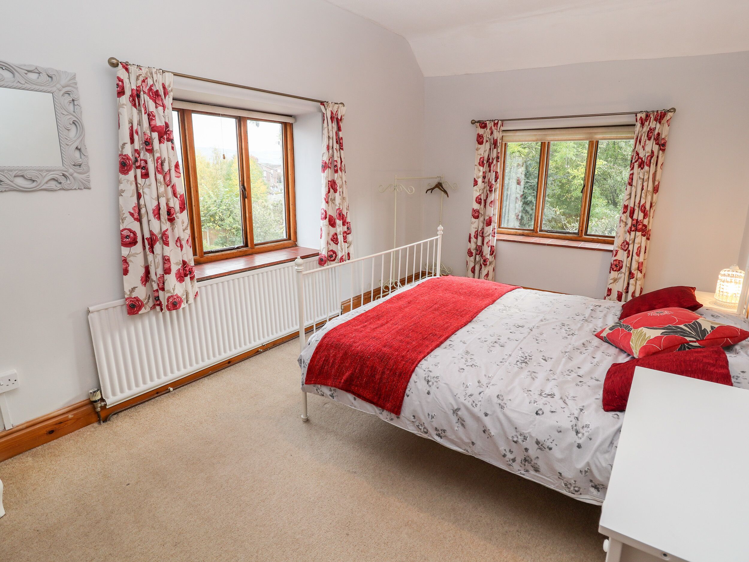 Cottage | 5 bedrooms, individually decorated, individually furnished, free WiFi