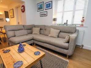 Cottage | Living area
