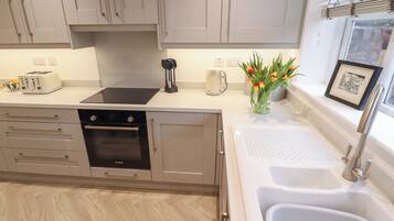 Fridge, dishwasher, electric kettle, toaster