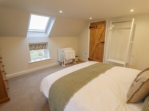 Cottage | 2 bedrooms, individually decorated, individually furnished, free WiFi