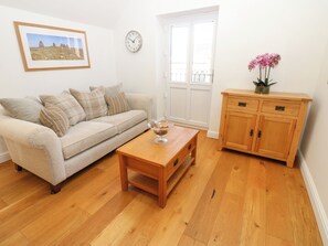 Cottage | Living area