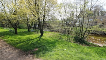 Cottage | Property grounds