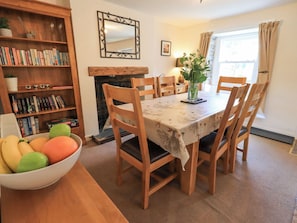 Cottage | Dining