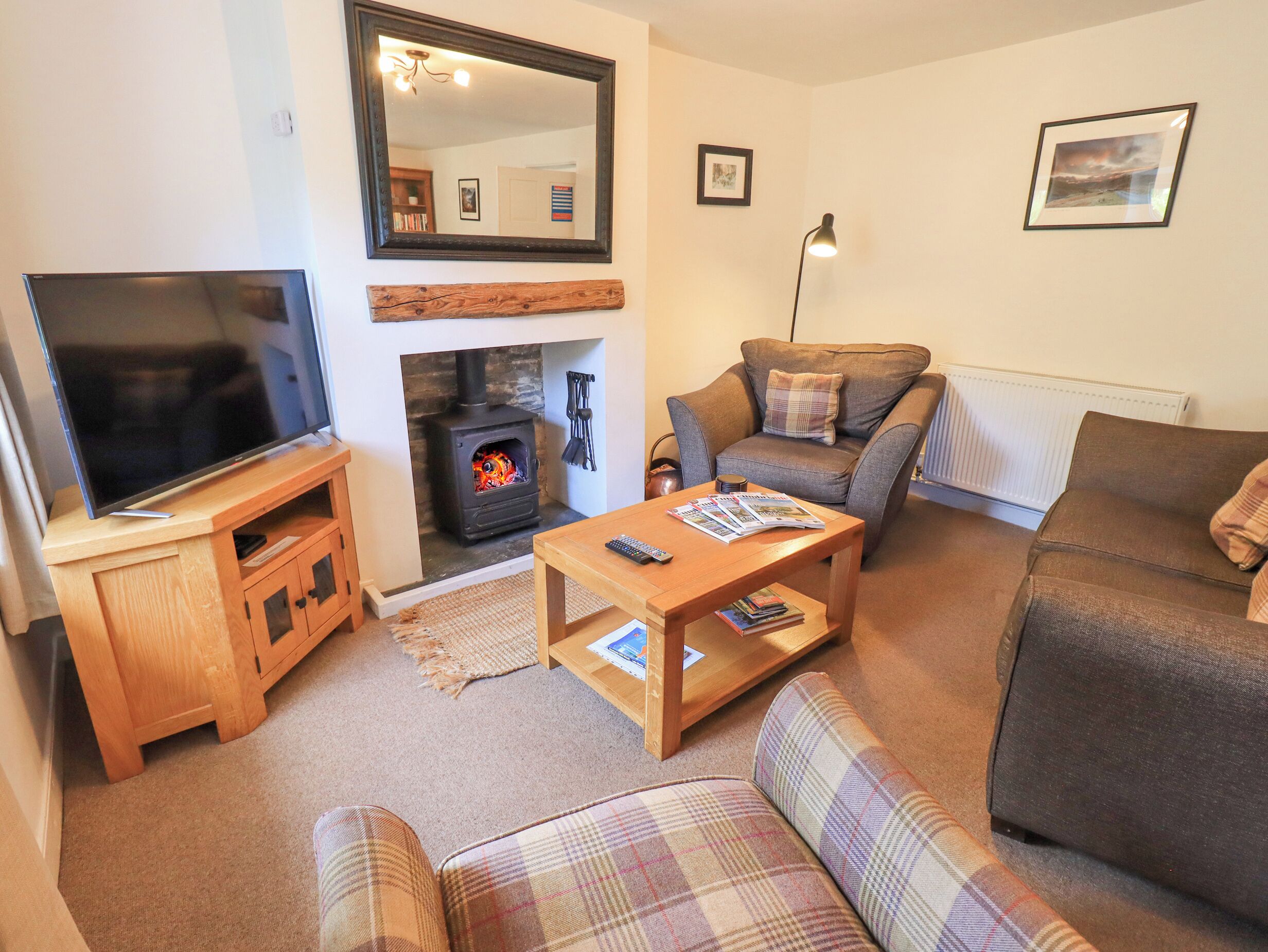Cottage | Living area | Fireplace
