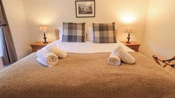 Cottage | 3 bedrooms, individually decorated, individually furnished, free WiFi