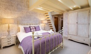 Cottage | 3 bedrooms, individually decorated, individually furnished, free WiFi - Crow Cottage (Keswick)