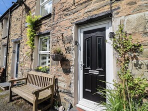 Cottage | Property grounds - 3 Barlwyd Terrace (Blaenau Ffestiniog)