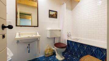 Cottage | Bathroom | Shower