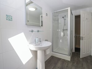 Cottage | Bathroom | Shower - Woodside West (Windermere)