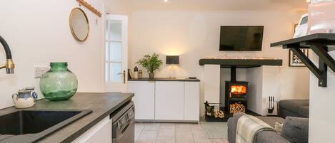 Cottage | 2 bedrooms, individually decorated, individually furnished, free WiFi