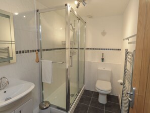 Bathroom - 7 Waves (Rye)