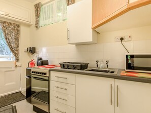 Cottage | Cucina privata | Frigorifero, bollitore elettrico, tostapane, pentole/stoviglie/utensili