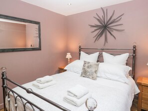 Cottage | Interior - Corner Cottage (Windermere)