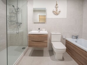 Cottage | Bathroom | Shower - Harbour Sunset (Whitby)