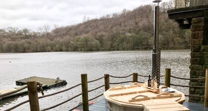 Horton Lodge Boathouse
