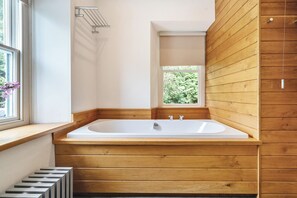 Cottage | Bathroom | Shower