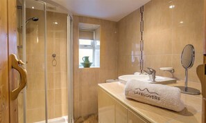 Cottage | Bathroom | Shower - Mulberry Cottage (Kendal)