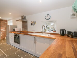 Cottage | Interior - Magnolia Barn (Highbridge)