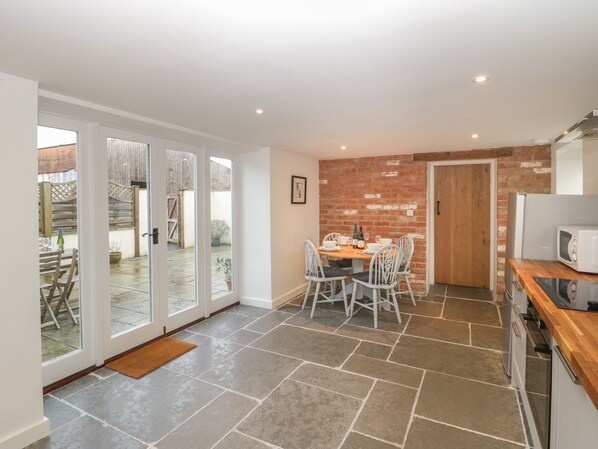 Cottage | Interior - Magnolia Barn (Highbridge)