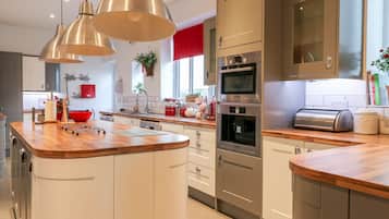 Casa de campo | Cozinha privada | Geladeira, lava-louças, talheres/pratos/utensílios de cozinha