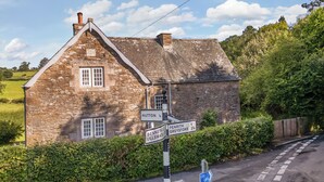 Cottage | Front of property - Home Farm House (Penrith)