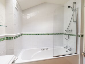 2 bedrooms, individually decorated, individually furnished, free WiFi - Gowan Cottage (Kendal)